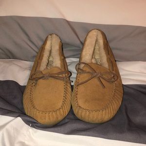 UGG Australia Dakota girl slippers